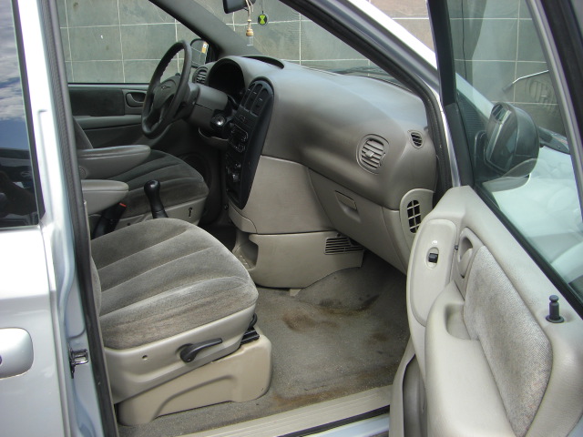 vista interior derecho CRYSLER VOYAGER 2.5 SE CRD 141CV 7PLAZAS