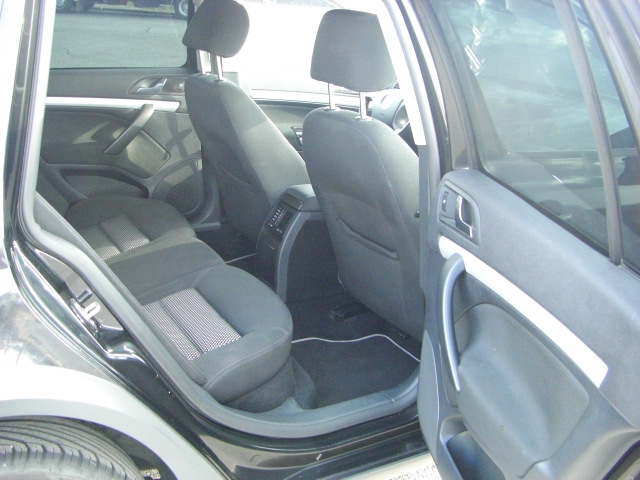 vista interior trasero 2 SKODA OCTAVIA SCOUT 2.0 TDI 140CV 4X4