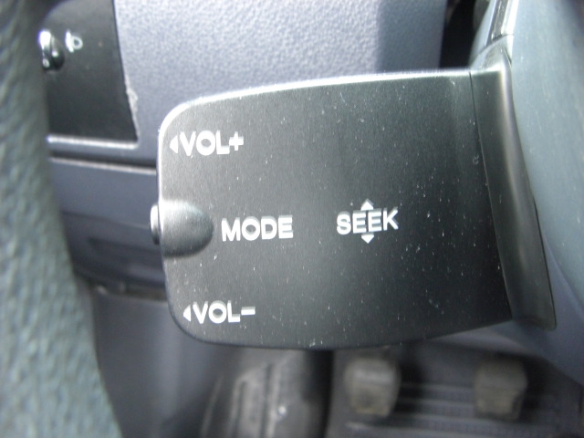 vista mandos audio en volante FORD TOURNEO CONNECT 1.8 TDCI 75CV 