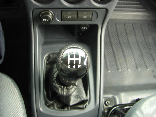 vista cambio FORD TOURNEO CONNECT 1.8 TDCI 75CV 