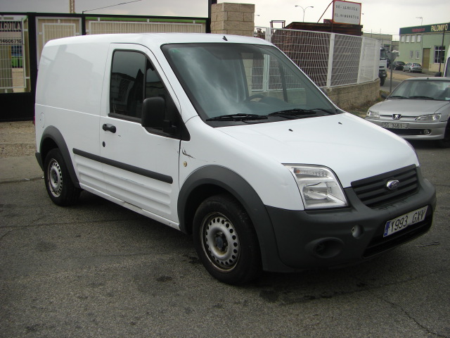 vista delantera derecha FORD TOURNEO CONNECT 1.8 TDCI 75CV 