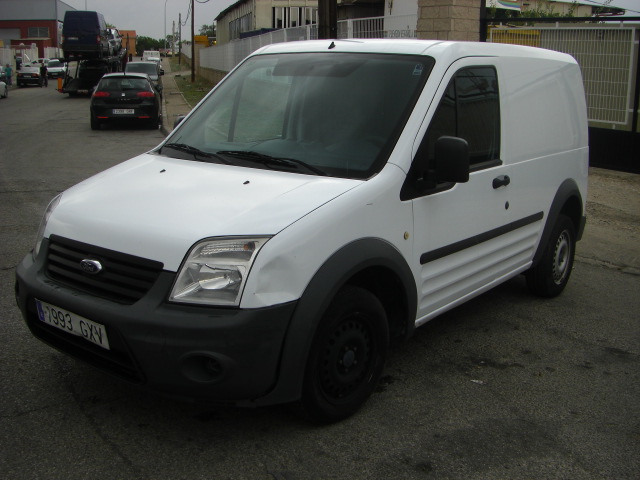 vista delantera izquierda FORD TOURNEO CONNECT 1.8 TDCI 75CV 