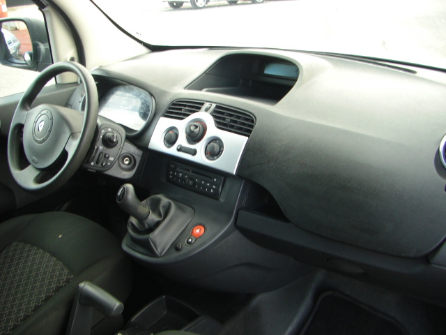 vista salpicadero RENAULT KANGOO INDUSTRIAL 1.5 DCI 70CV
