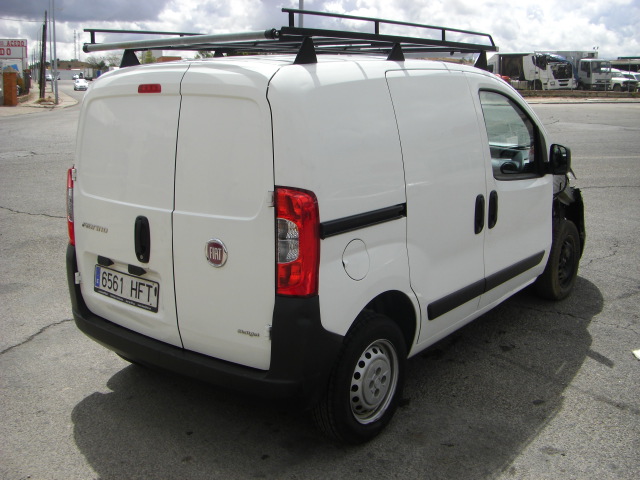 vista trasera derecha FIAT FIORINO CARGO 1.3 MULTIJET 75CV
