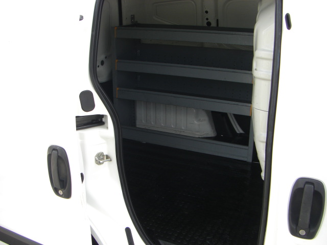 vista interior trasero FIAT FIORINO CARGO 1.3 MULTIJET 75CV