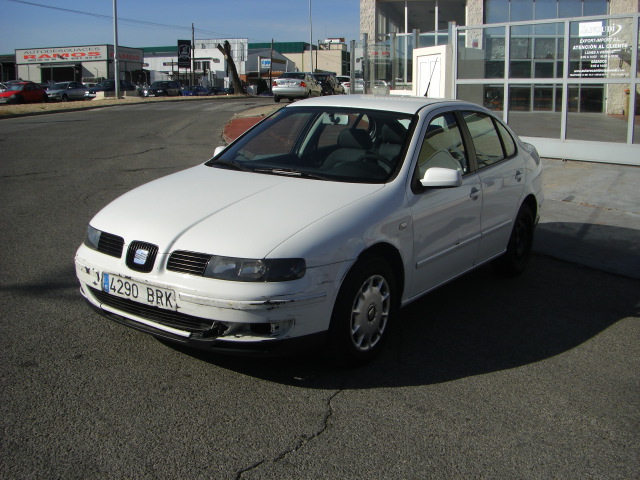 vista delantera izquierda SEAT TOLEDO 1.9 TDI 90CV