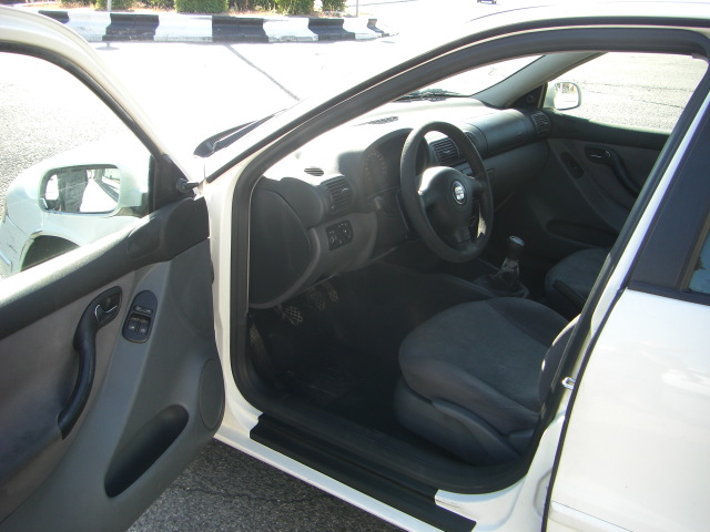 vista interior izquierdo SEAT TOLEDO 1.9 TDI 90CV