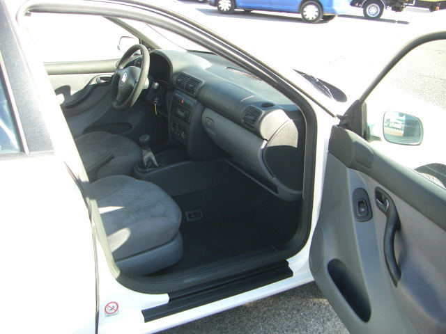 vista interior derecho SEAT TOLEDO 1.9 TDI 90CV