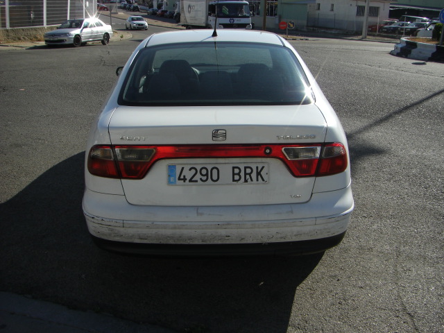 vista trasera SEAT TOLEDO 1.9 TDI 90CV
