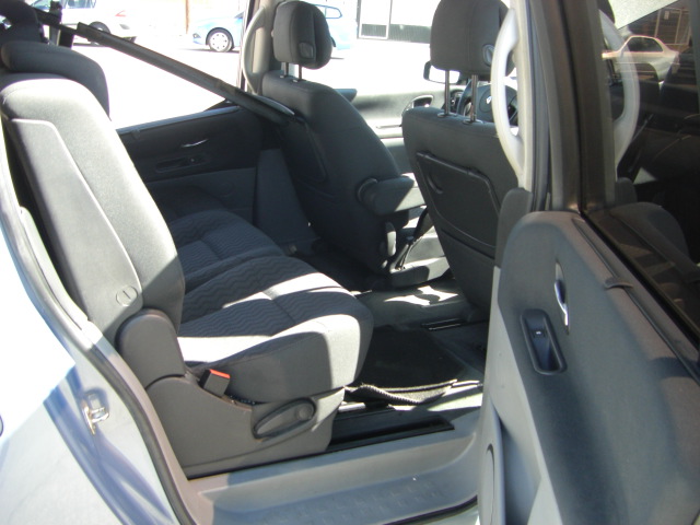 vista interior trasero RENAULT ESPACE 2.2 DCI 150CV 7PLAZAS