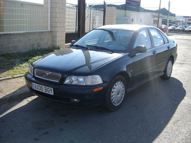 vista delantera izquierda vista salpicadero VOLVO S40 1.8 GASOLINA 122CV