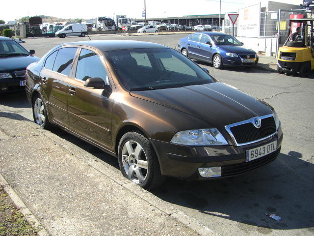 vista delantera derecha SKODA OCTAVIA 1.9 TDI 105CV