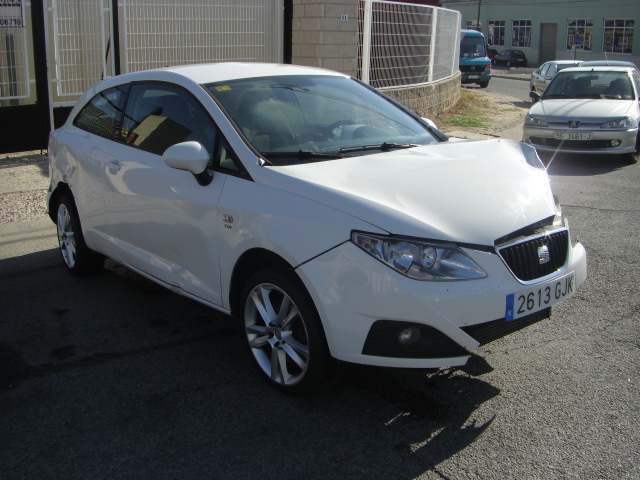 vista delantera derecha SEAT IBIZA 1.9 TDI SPORT 105CV