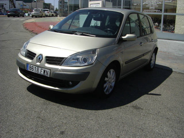 vista delantera izquierda RENAULT SCENIC 1.5 DCI DINAMIQUE 105CV