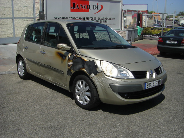 vista delantera derecha RENAULT SCENIC 1.5 DCI DINAMIQUE 105CV