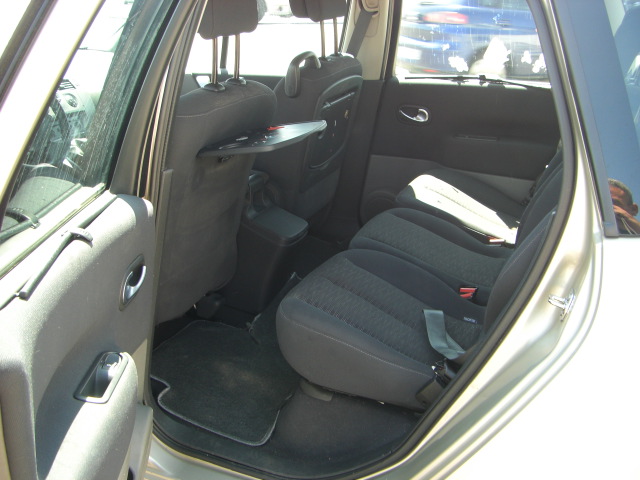 vista interior trasero RENAULT SCENIC 1.5 DCI DINAMIQUE 105CV