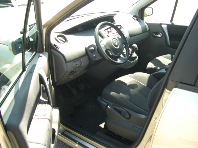 vista interior izquierdo RENAULT SCENIC 1.5 DCI DINAMIQUE 105CV