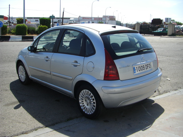 vista trasera izquierda CITROEN C-3 1.4 GASOLINA 88CV AUTOMATICO