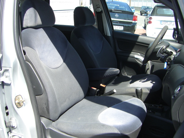 vista interior derecho CITROEN C-3 1.4 GASOLINA 88CV AUTOMATICO
