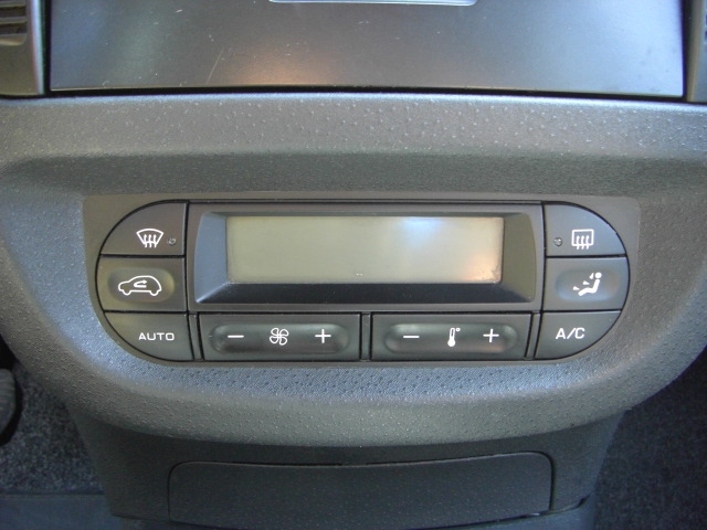 vista clima CITROEN C-3 1.4 GASOLINA 88CV AUTOMATICO