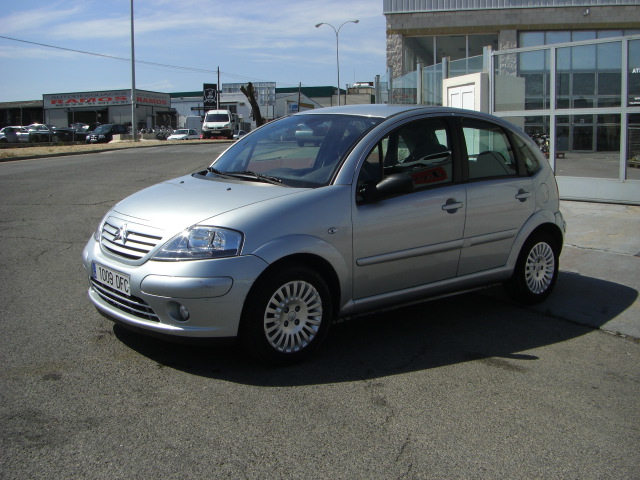 vista delantera izquierda CITROEN C-3 1.4 GASOLINA 88CV AUTOMATICO