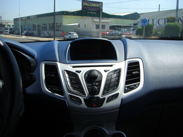 vista cd y pantalla multi funcion FORD FIESTA TREND 1.6 TDCI 95CV