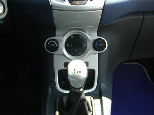 vista cambio FORD FIESTA TREND 1.6 TDCI 95CV