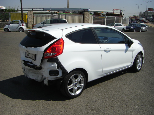 vista trasera deercha FORD FIESTA TREND 1.6 TDCI 95CV