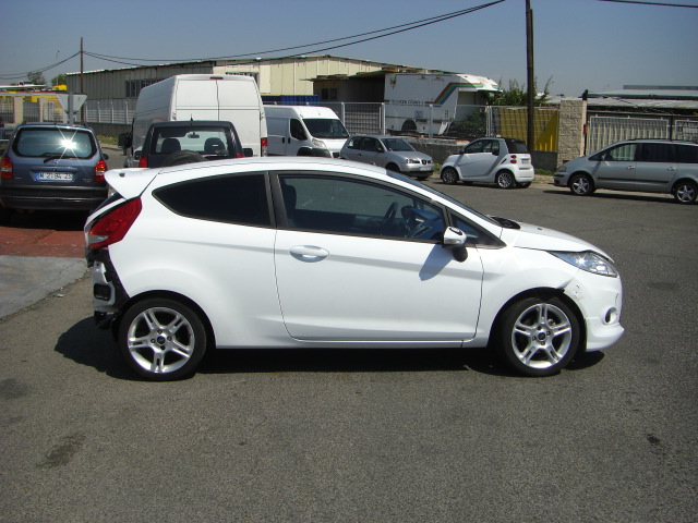 vista lateral derecho FORD FIESTA TREND 1.6 TDCI 95CV