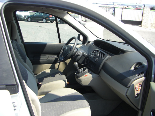 vista interior derecho RENAULT MEGANE SCENIC 1.9 DCI 120CV