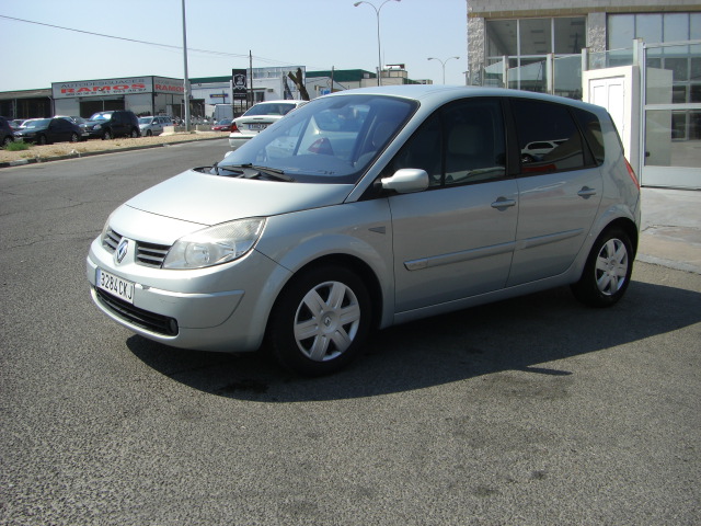 vista delantera izquierda RENAULT MEGANE SCENIC 1.9 DCI 120CV