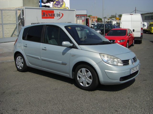 vista delantera derecha RENAULT MEGANE SCENIC 1.9 DCI 120CV