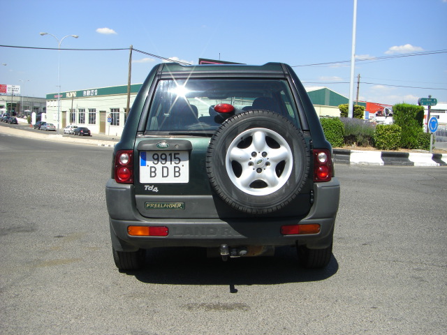 vista  trasera LAND ROVER FREELANDER 2.0 TD4 97CV AUTOMATICO