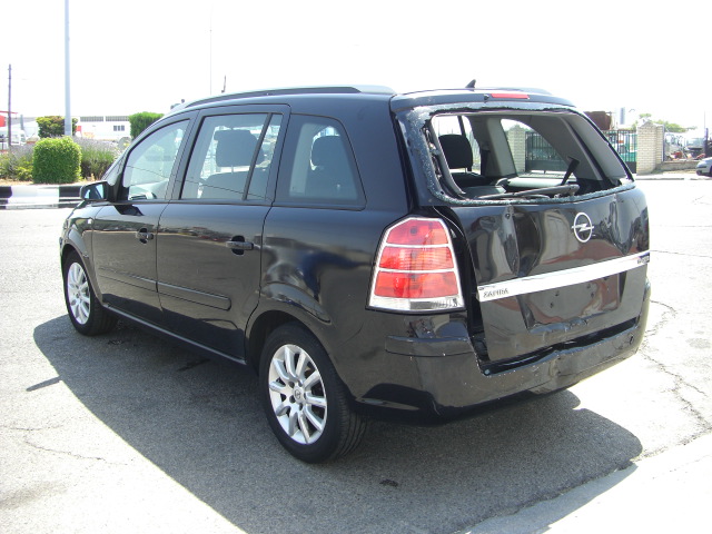 vista trasera izquierda OPEL ZAFIRA 1.9 CDTI ENJOY 120CV