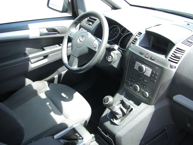 vista salpicadero OPEL ZAFIRA 1.9 CDTI ENJOY 120CV