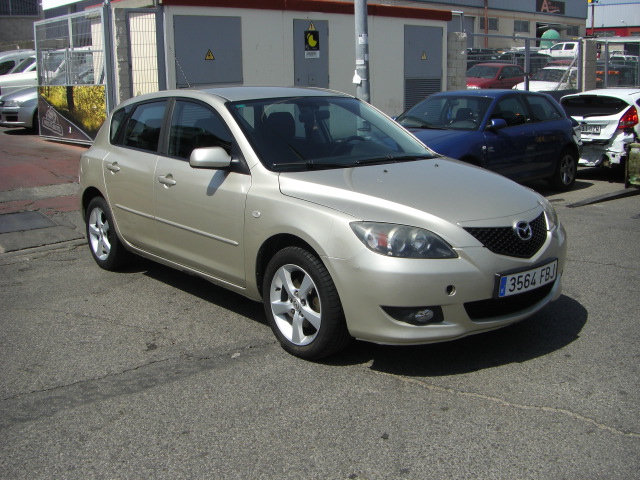 vista delantera derecha MAZDA 3 1.6 DIESEL 108CV