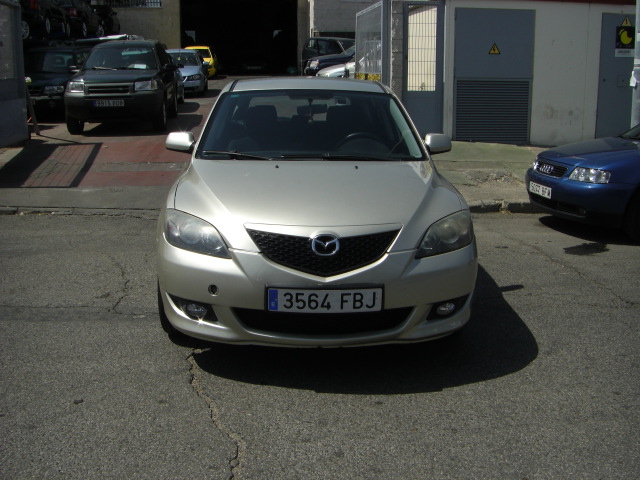 vista delantera MAZDA 3 1.6 DIESEL 108CV