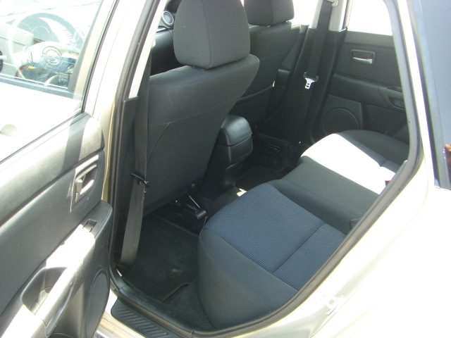 vista interior trasero 2 MAZDA 3 1.6 DIESEL 108CV