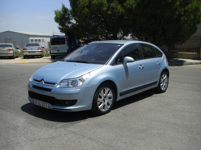 vista delantera izquierda CITROEN C-4 1.6 HDI 110CV VTR
