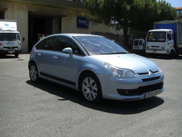 vista delantera derecha CITROEN C-4 1.6 HDI 110CV VTR
