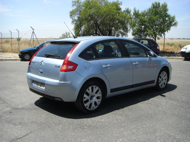 vista trasera derecha CITROEN C-4 1.6 HDI 110CV VTR