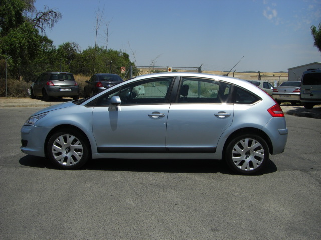 vista lateral izquierdo CITROEN C-4 1.6 HDI 110CV VTR