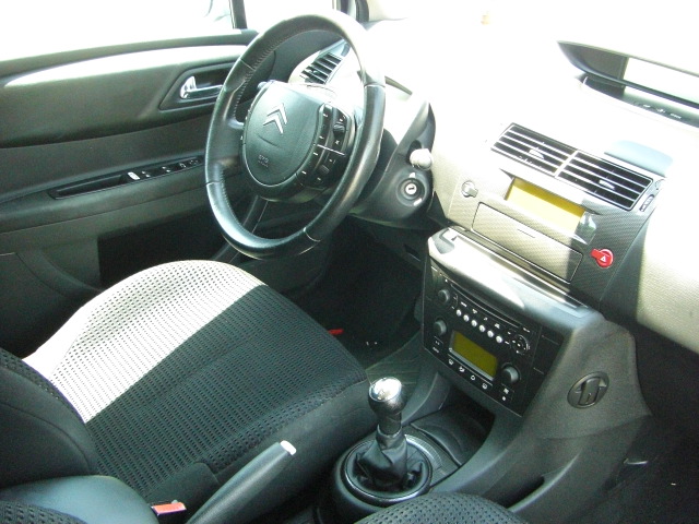 vista interior 2 CITROEN C-4 1.6 HDI 110CV VTR