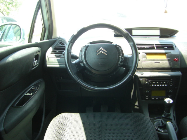 vista salpicadero CITROEN C-4 1.6 HDI 110CV VTR