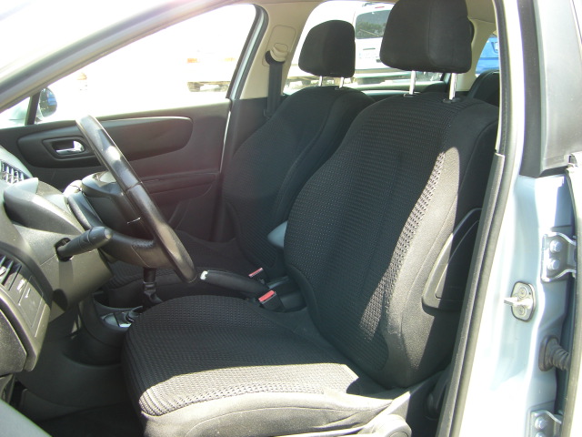 vista interior izquierdo CITROEN C-4 1.6 HDI 110CV VTR