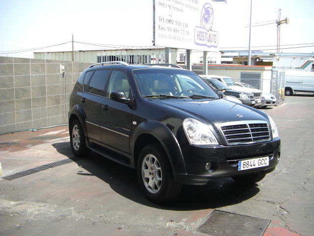 vista delantera derecha SSANGYOUNG REXTON 3.0 AWD 186CV AUTOMATICO