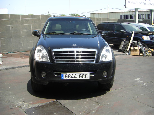 vista delantera SSANGYOUNG REXTON 3.0 AWD 186CV AUTOMATICO
