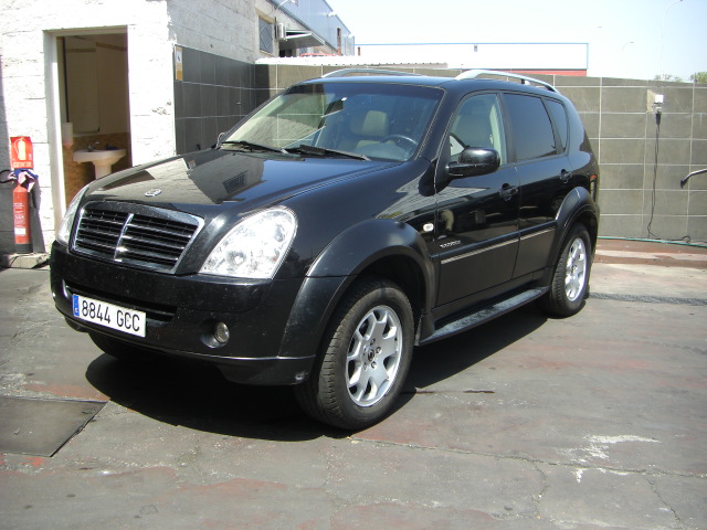 vista delantera izquierda SSANGYOUNG REXTON 3.0 AWD 186CV AUTOMATICO