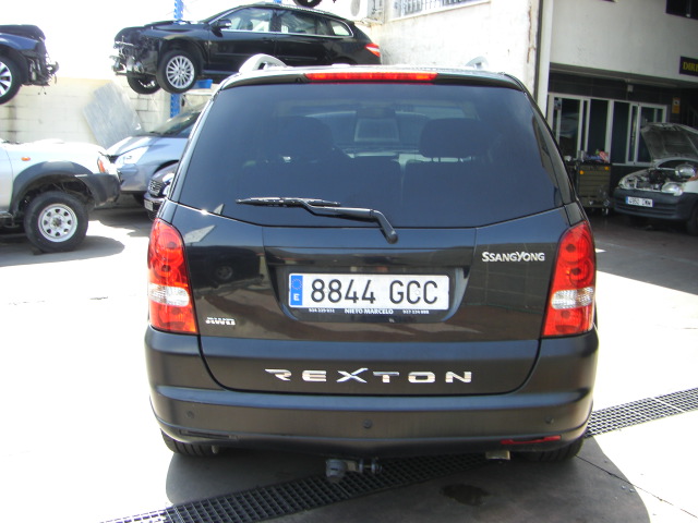 vista trasera SSANGYOUNG REXTON 3.0 AWD 186CV AUTOMATICO
