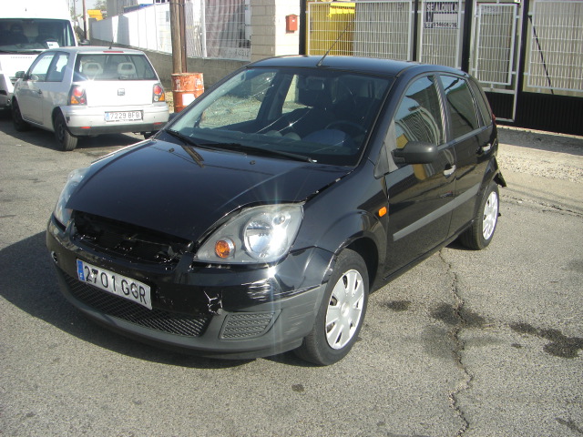 vista delantera izquierda FORD FIESTA 1.4 TDCI 80CV